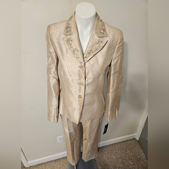 Le Suit 2 Piece Embroidered Jacket and Pants Set Size 6 NWT - Picture 5 of 16